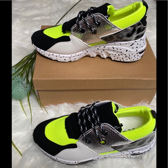 Neon Platform Sneaker for a fun sporty look - Picture 5 of 5